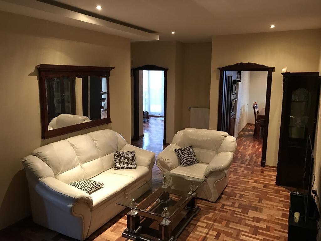 Villa Midesta โชเล ภายนอก รูปภาพ